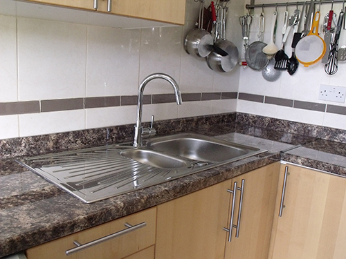  THIS WORKTOP HAS BEEN USED BEFORE BUT THIS TIME WITH N UPSTAND.